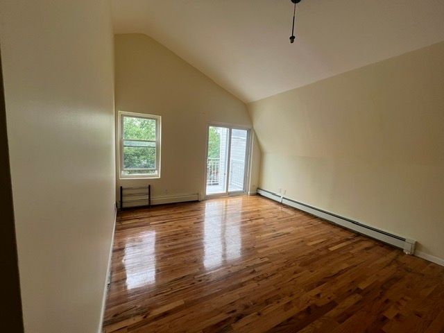 Foto del edificio - 932 E 227th St