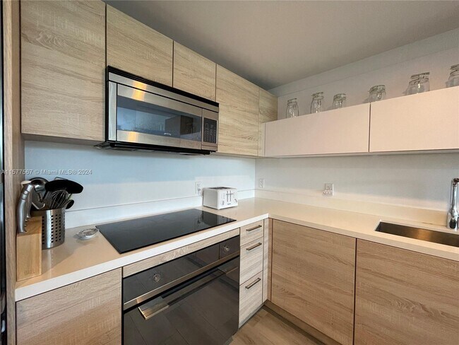 Foto del edificio - 16385 Biscayne Blvd