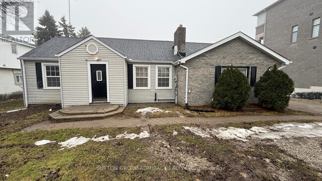 Photo du bâtiment - 1551 19th Ave