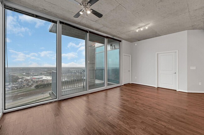 Foto del edificio - 5925 Almeda Rd