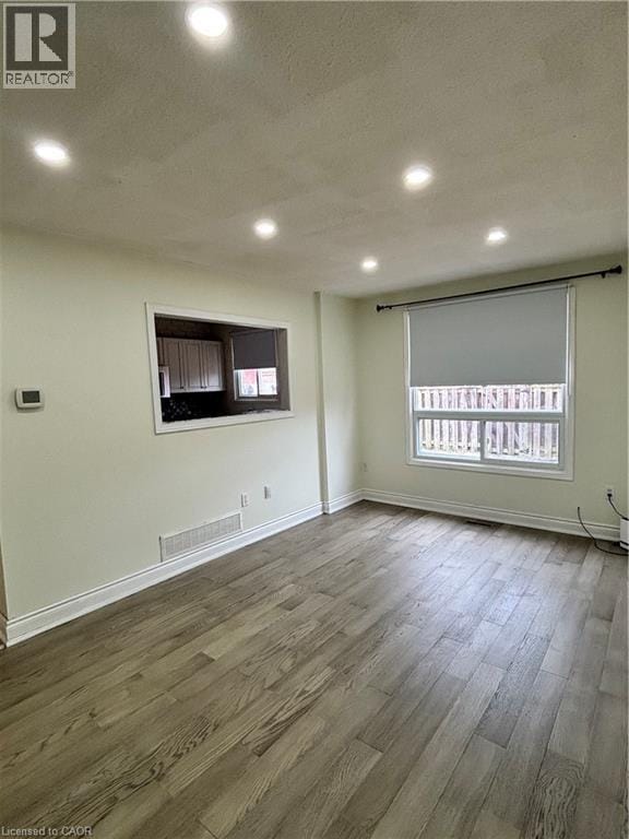 Building Photo - 1350 Limeridge Rd E