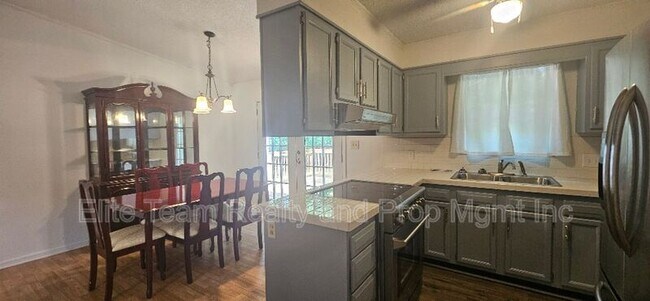 Foto del edificio - 8106 Tamalpais Ct