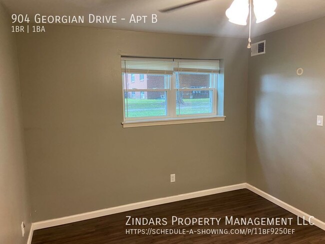 Building Photo - 1 bedroom 1 bathroom apartment in Danville.