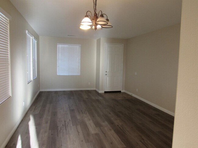 Foto del edificio - 8750 Westwood Ave