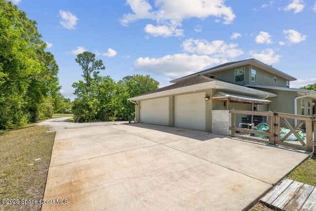 Building Photo - 4357 Ligustrum Dr