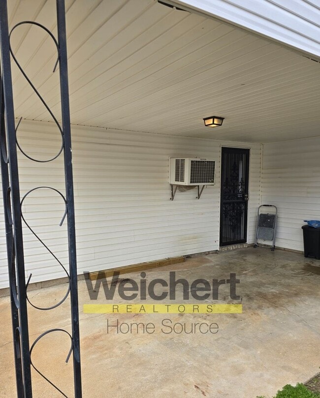 Building Photo - 3 Bed 1 bath home with a fenced in yard in Paragould