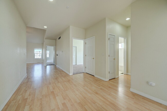 Building Photo - $2,750.00, 3 Bed, 2 Bath Ranch Style Home ...