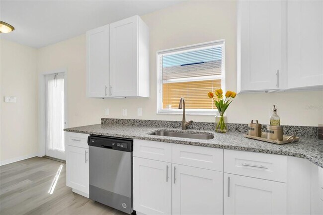 Foto del edificio - 13370 Daniels Landing Cir