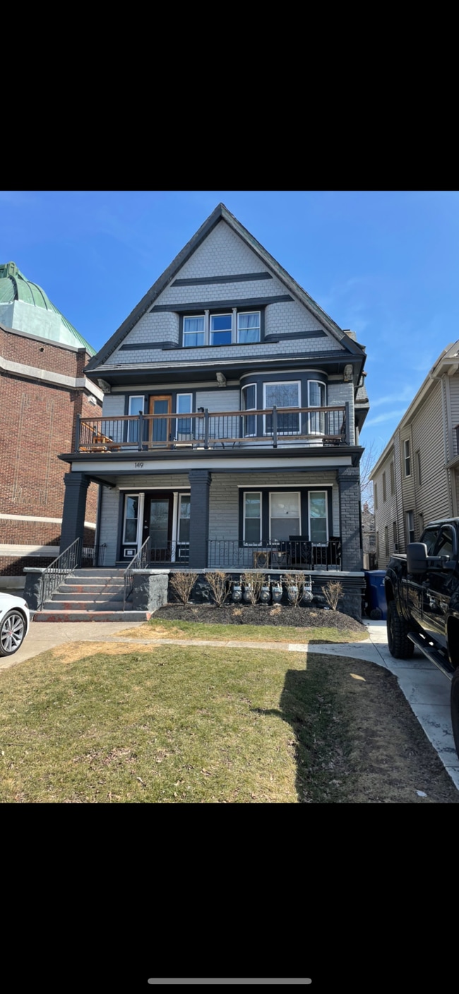 Building Photo - 149 Richmond Ave