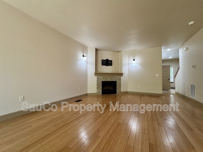 Foto del edificio - 2061 NE 49th Way