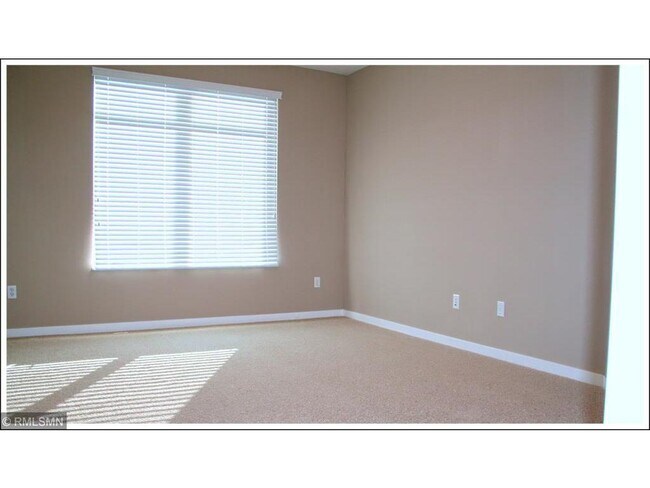 Building Photo - 1070 Grandview Ct NE