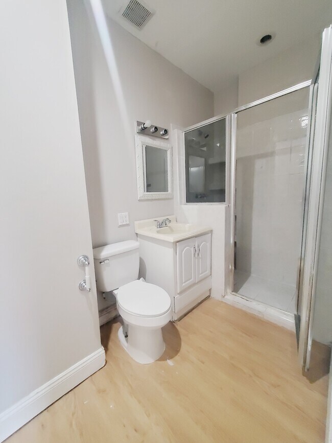 Foto del edificio - 79 E 25th St