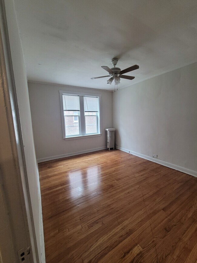 Foto del edificio - 4930 W Cuyler Ave