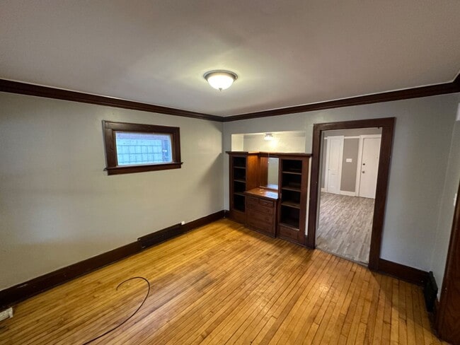 Building Photo - 2521 W Hadley St