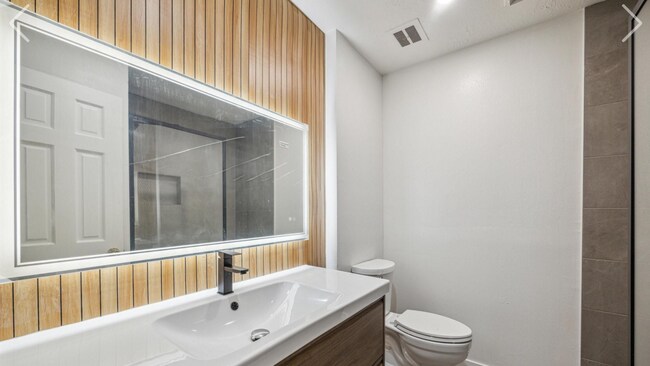 Building Photo - 7523 Antoine Dr