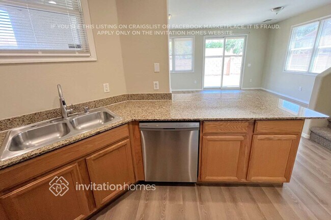 Building Photo - 17131 W Tara Ln