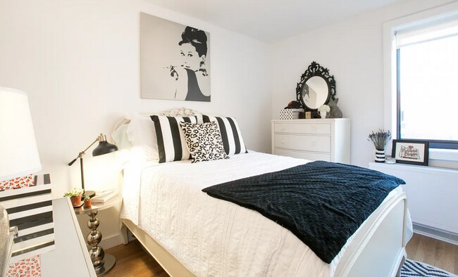 Building Photo - 100 W 16th St