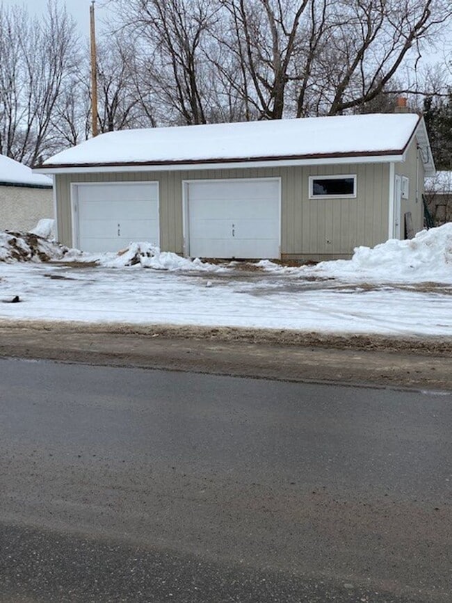 Building Photo - 1 Bedroom, 1 Bathroom Single Family Home i...