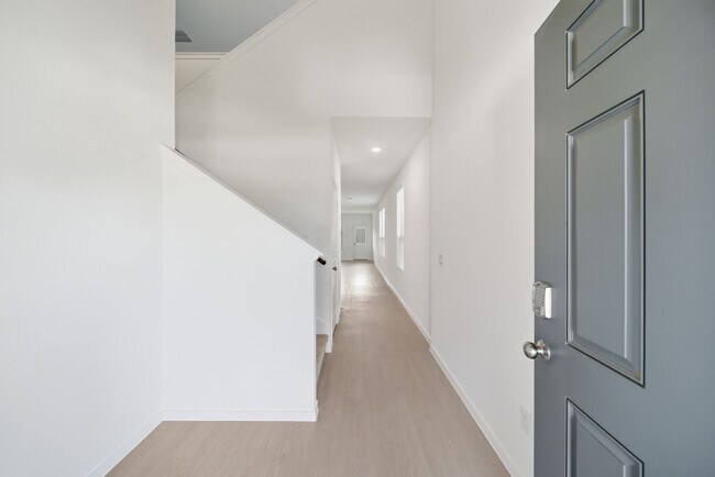 Building Photo - 10731 Sora Dr