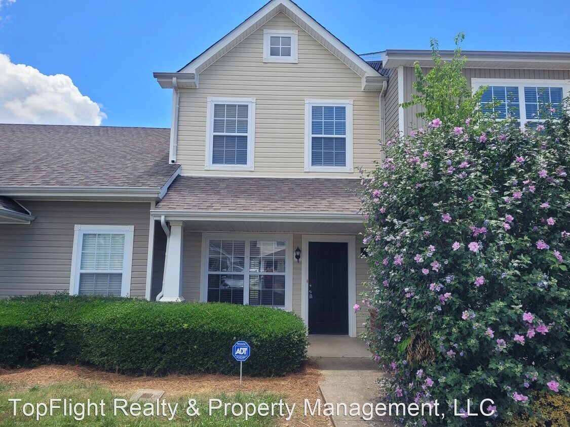 Primary Photo - 2 br, 2.5 bath House - 72 John Sevier Avenue