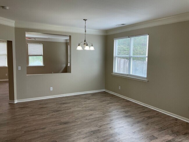 Foto del edificio - 2604 Waterdale Rd SW