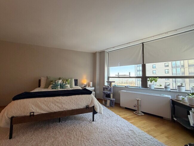 Foto del edificio - 5701 N Sheridan Rd