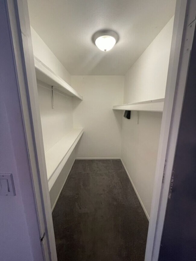 Foto del edificio - Charming 3 Bedroom Home | Oversized Backyard on Corner Lot