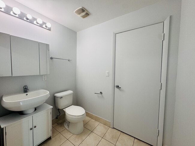 Photo - 1900 N Bayshore Dr Townhome