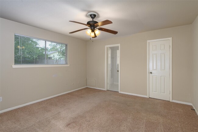 Foto del edificio - 23015 Bayleaf Dr