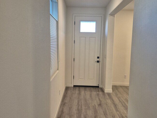 Foto del edificio - Gorgeous 4 Bedroom 3.5 bath with loft