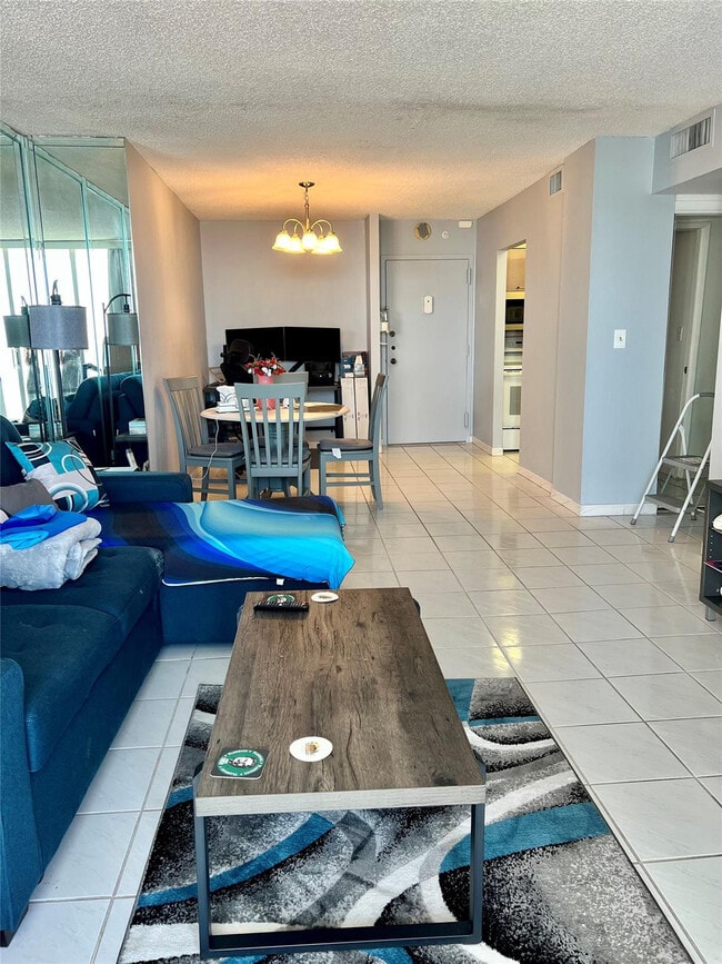 Foto del edificio - 111 Briny Ave