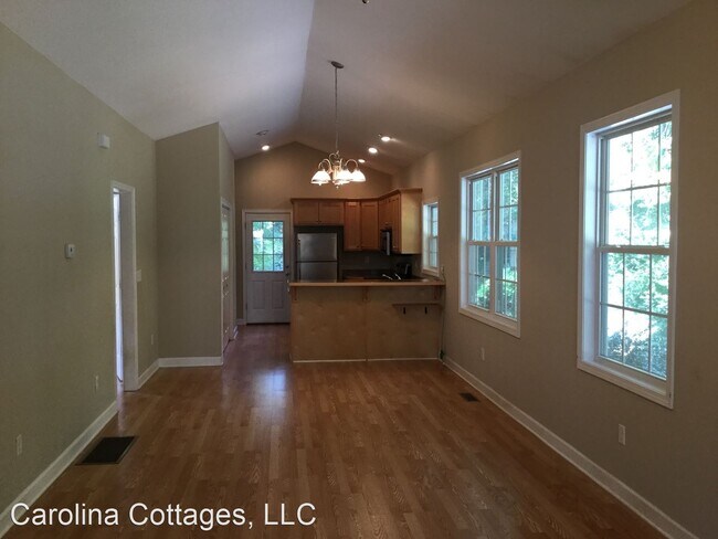 Building Photo - 3 br, 2 bath House - 41 S. Cottage Court