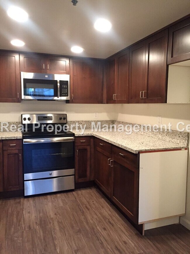 Building Photo - LEASE PENDING - Centrally Located San Luis...