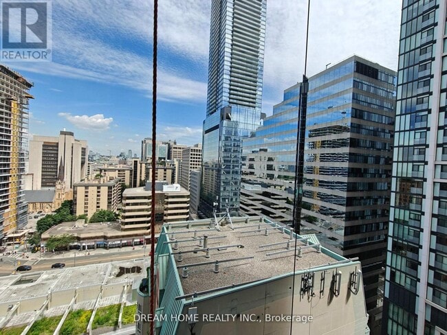 Building Photo - 238-1238 Simcoe St