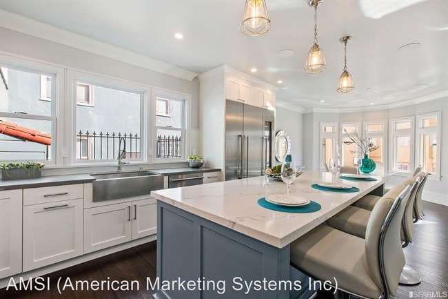 Building Photo - 3 br, 3 bath House - 590 Lombard Street