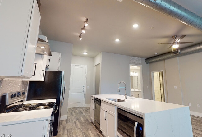 Foto del edificio - 1 Bedroom Beauty – Get Up to $750 Off Move...