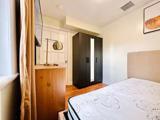 Photo - Furnished room/NOT APARTMENT