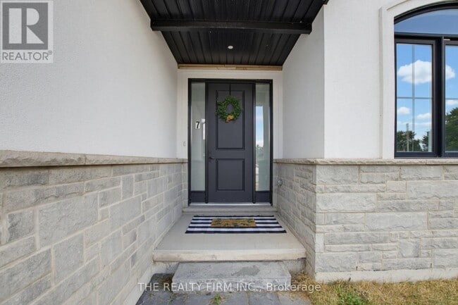 Building Photo - 7 Aspen Cir