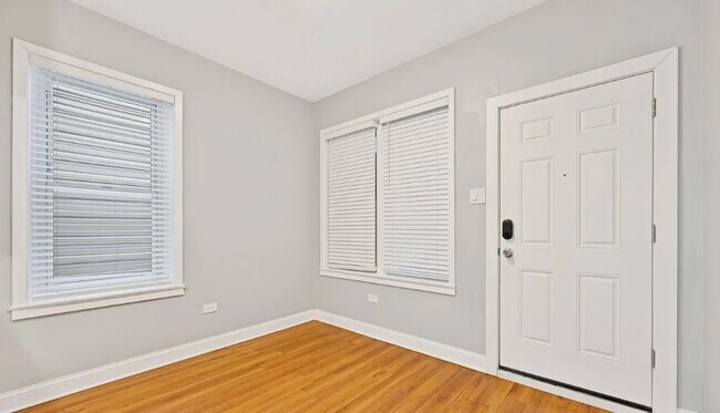 Foto del edificio - 5144 S Hermitage Ave