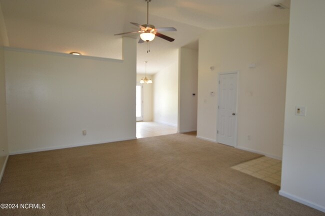 Building Photo - 140 Van Riggs Rd