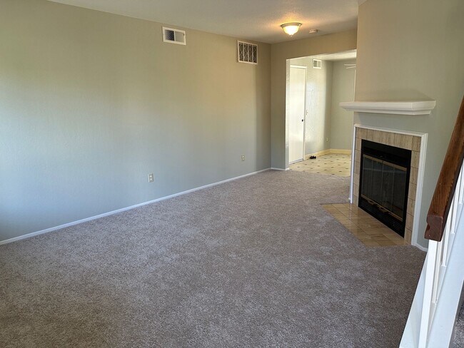 Foto del edificio - Beautifully updated 2 bedroom, 2.5 bathroom Townhouse in West San Jose!