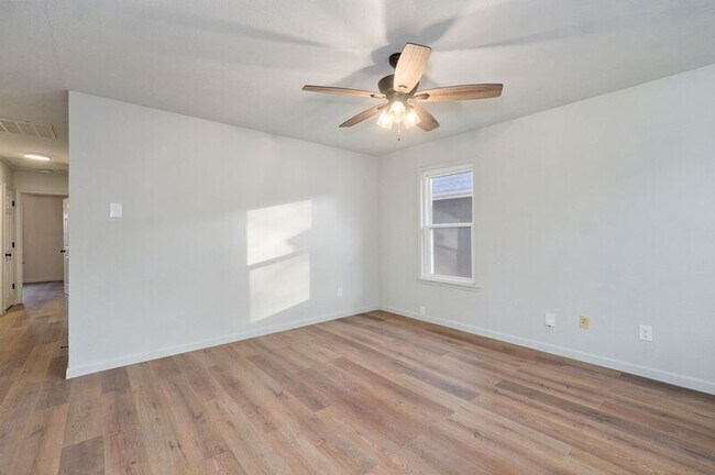 Foto del edificio - 2941 W Pacific St