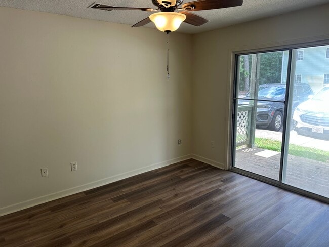 Building Photo - #14 Greenbriar
