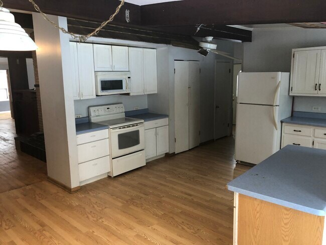 Building Photo - 16376 IL-173