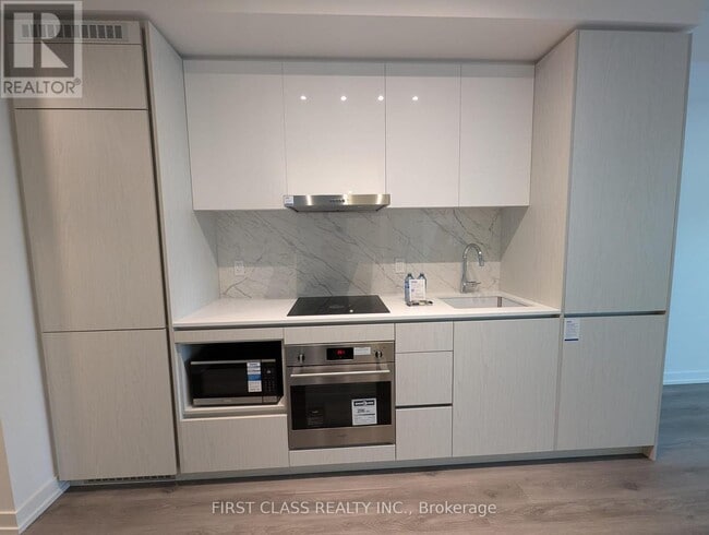 Photo du bâtiment - 28 Interchange Wy