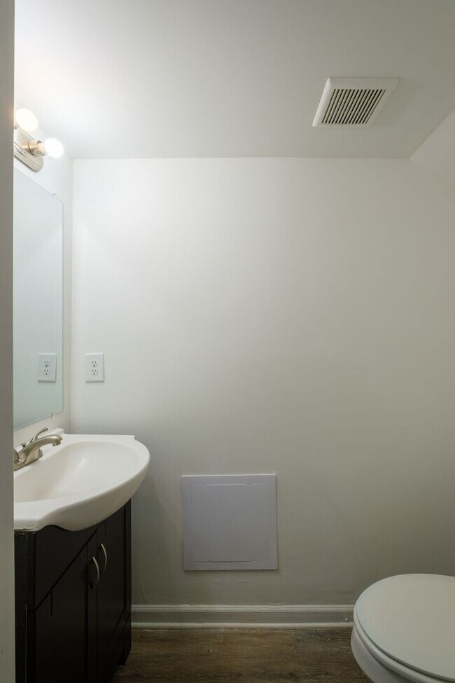 Interior Photo - Golden Gate Townhomes