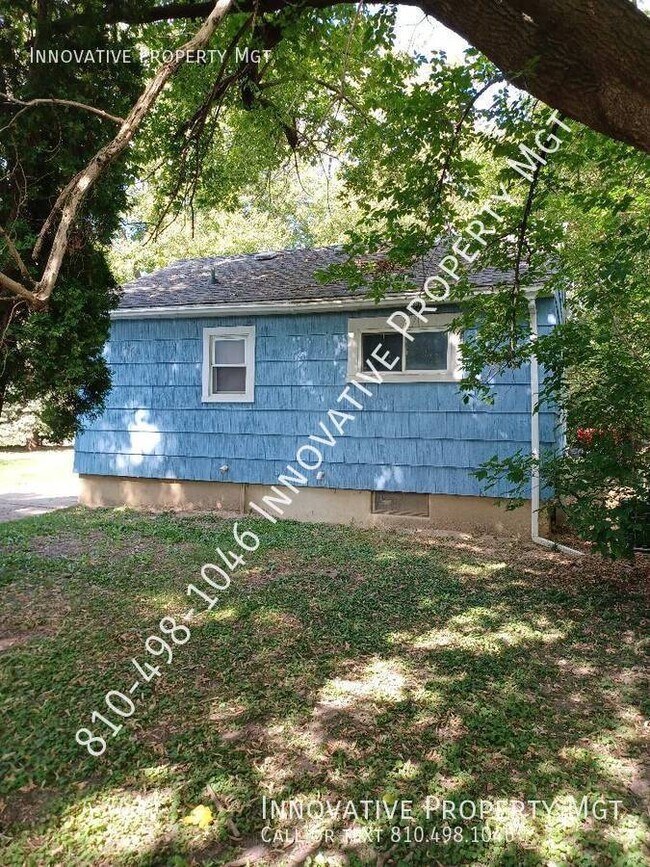 Foto del edificio - Burton ranch 3 bed 1 bath, hardwood floors...
