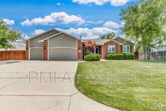 Building Photo - 2431 E Eastridge St