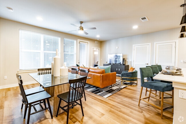 2 Bed, 2 Bath - 1,219 SF - 1701 Central Apartments