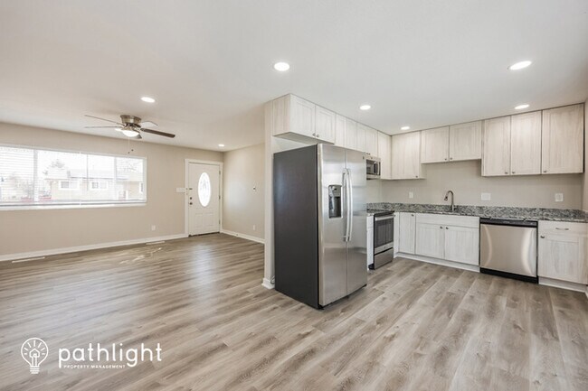 Building Photo - 906 Arrawanna Street, Colorado Springs, CO...